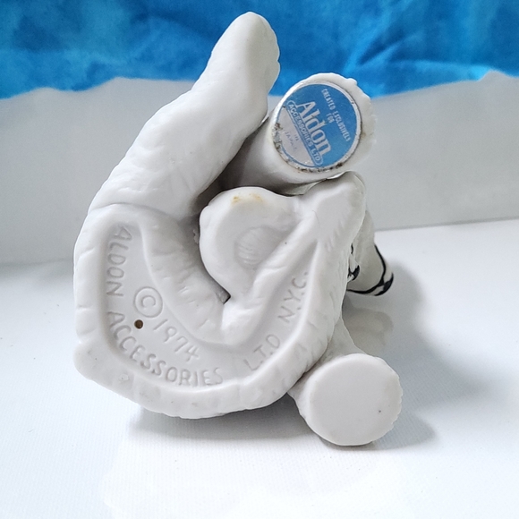 Vintage 1974 Aldon porcelain polar bear - Picture 6 of 8